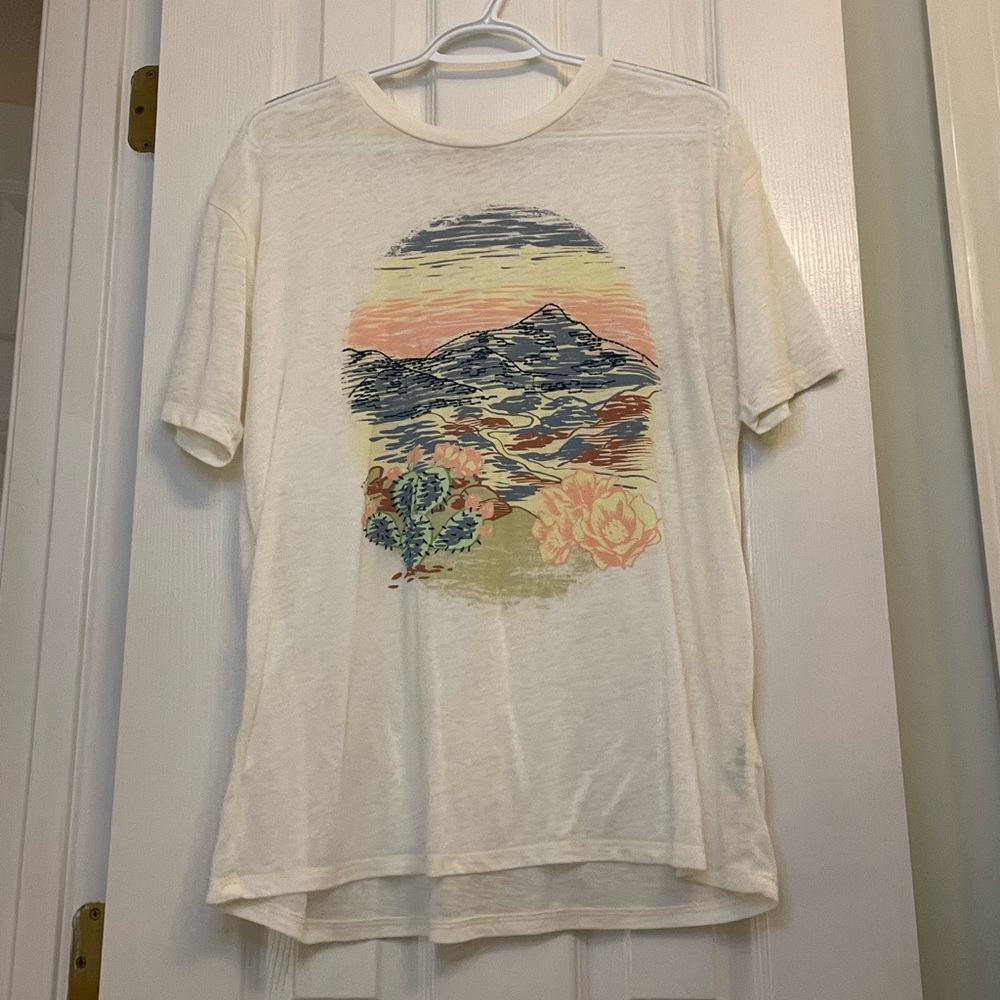 White Crow Desert Landscape Cream T-shirt Womens M BARELY WORN